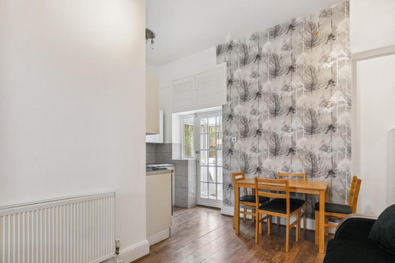 לונדון Cozy Wimbledon Apartment מראה חיצוני תמונה