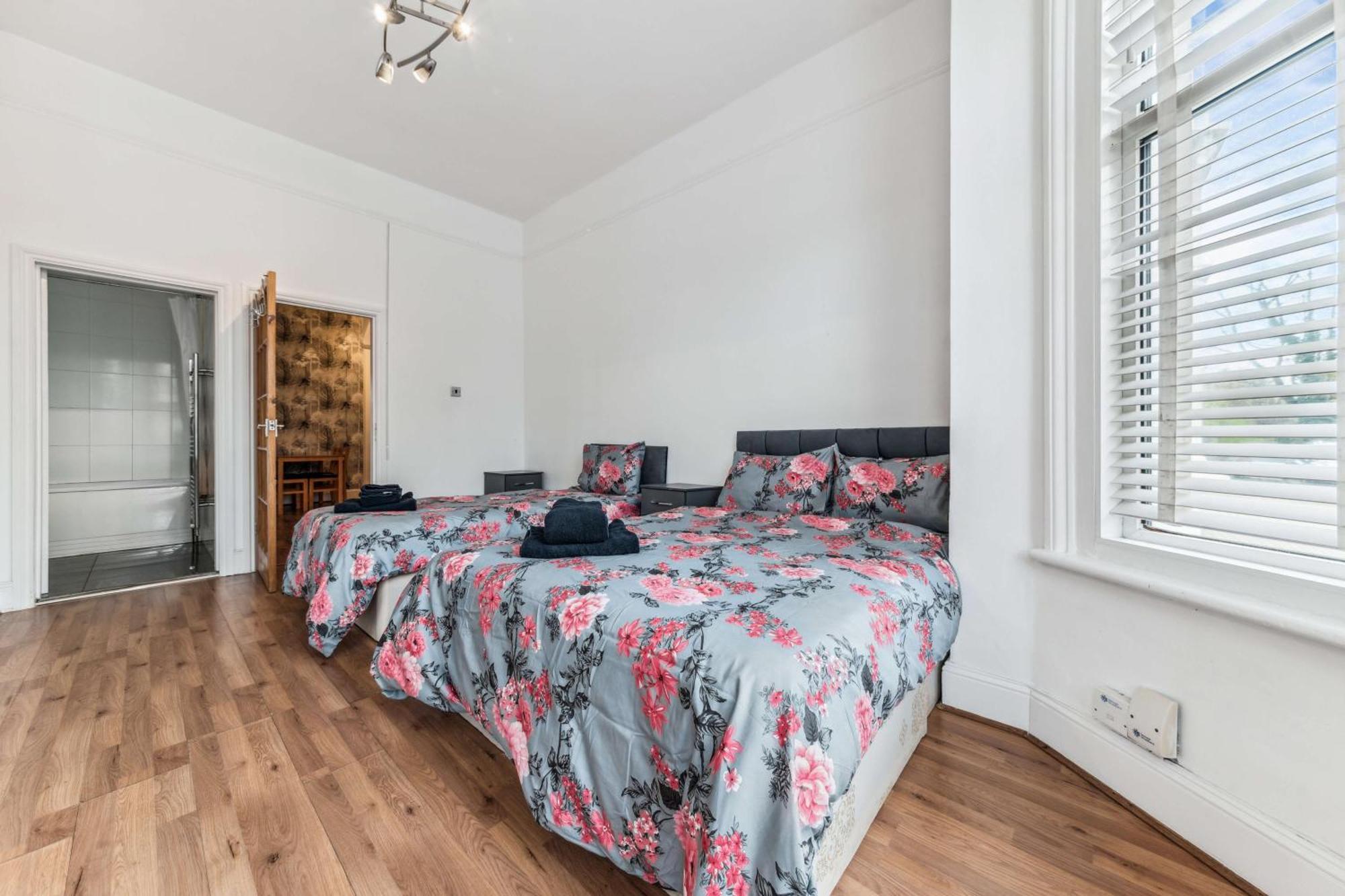 לונדון Cozy Wimbledon Apartment מראה חיצוני תמונה